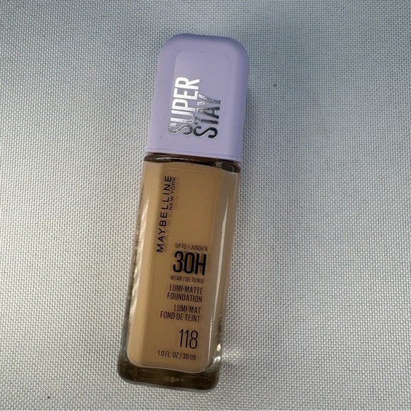 NWT Maybelline Super Stay Up to 30HR Wear Lumi-Matte Longwear Foundation 118 - Picture 2 of 3